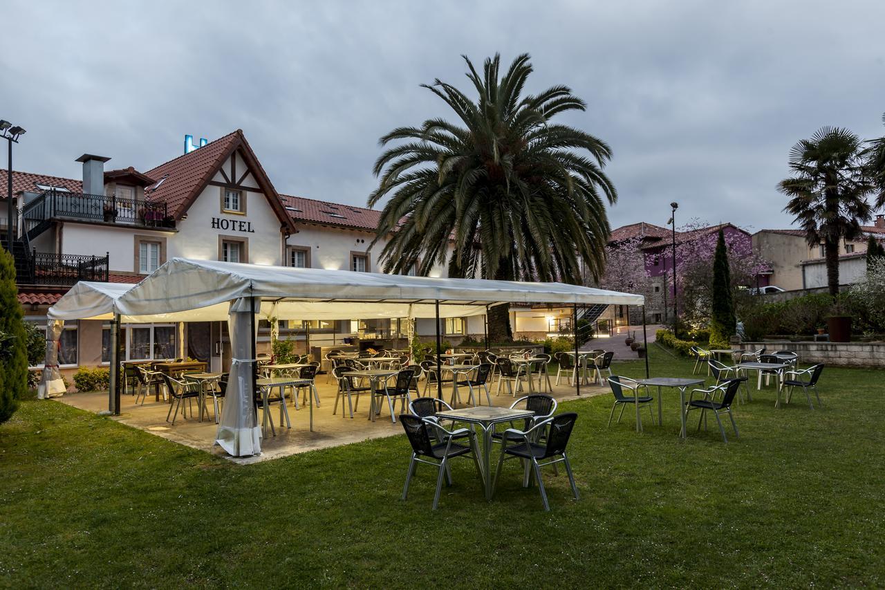 Hotel La Terraza De Puente Viesgo Luaran gambar